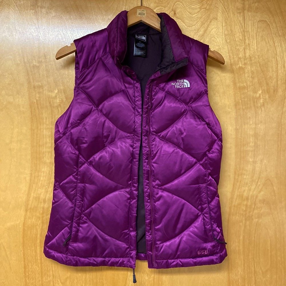 Northface 550 Women’s Puffer Vest (Magenta)